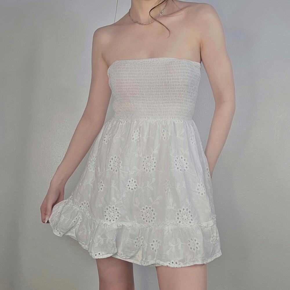White Eyelet Strapless Mini Dress Smocked Coquette Cottagecore Summer Medium